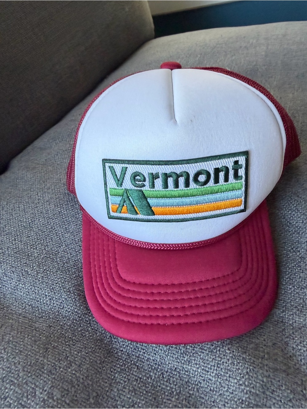 Vermont Trucker Hat - marroon kids unworn